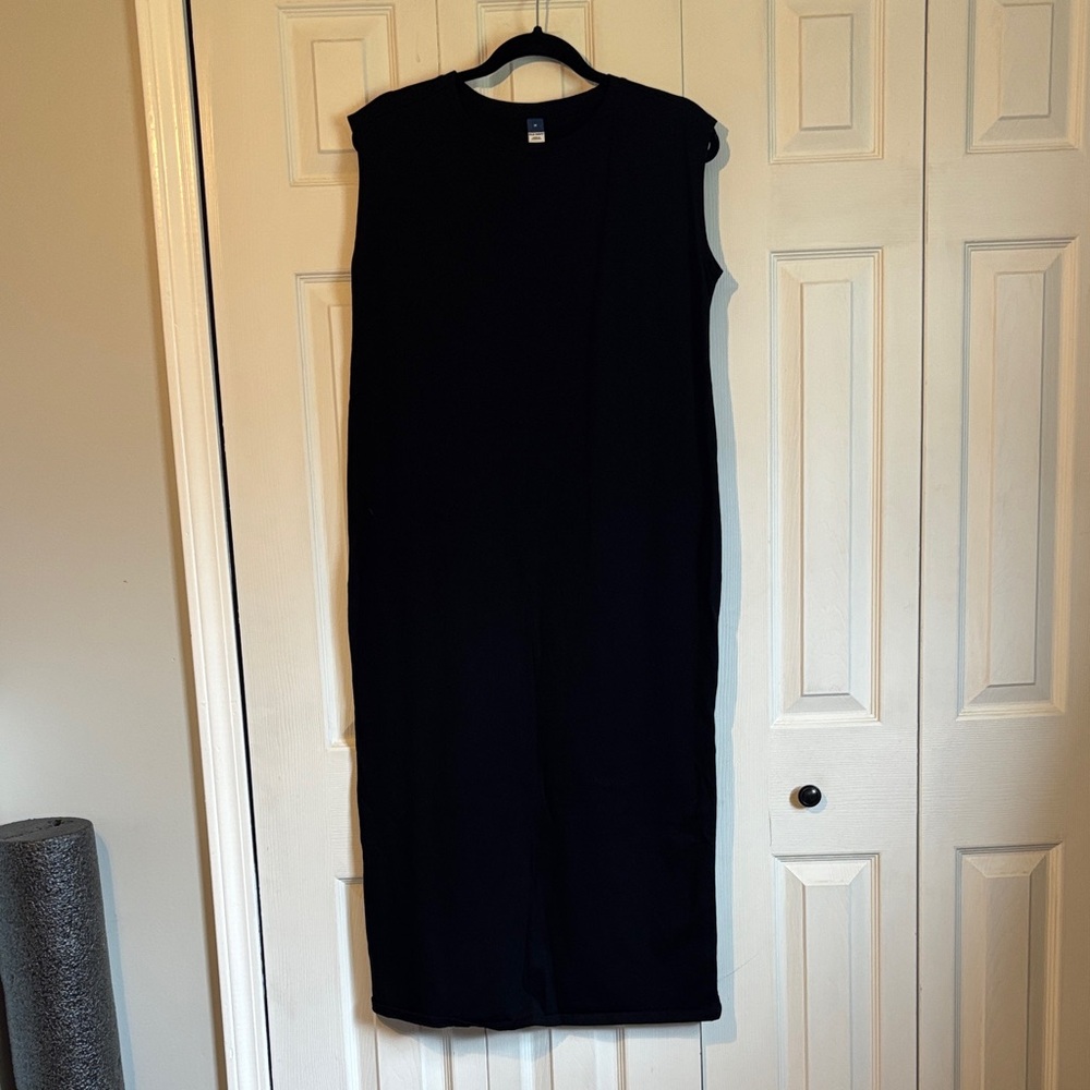Old Navy Black Sleeveless Maxi Dress